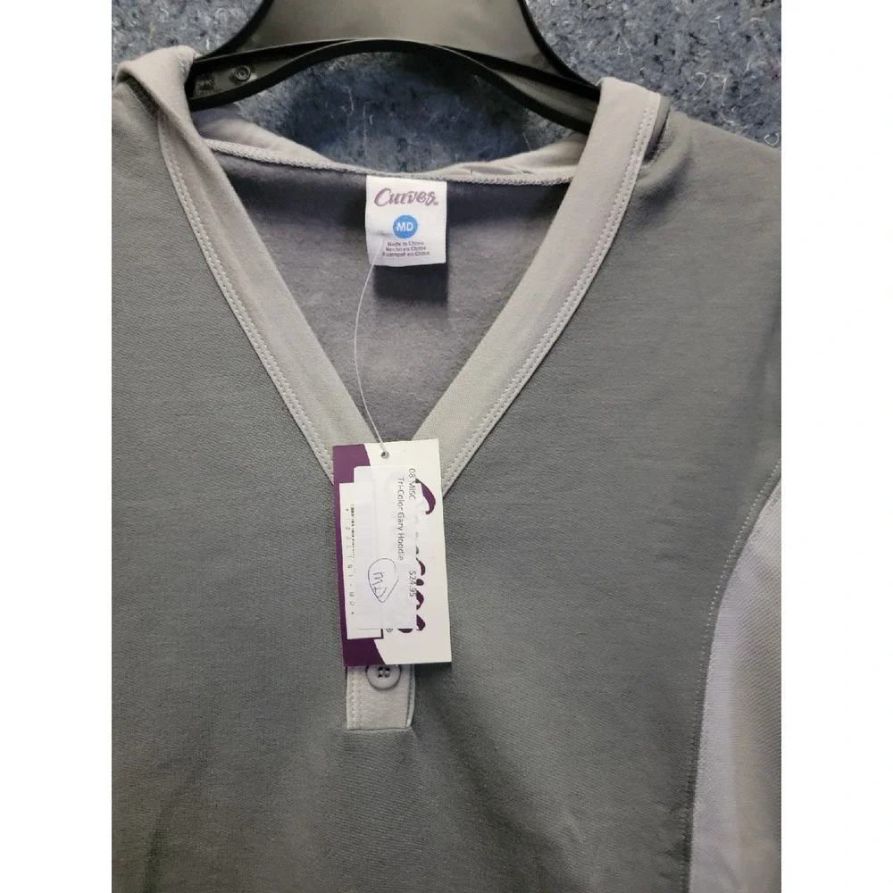 Tri-Color Gary Hoodie w/hood and long‎ sleeves Pull over Size Medium